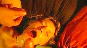 MILF Magrinha de Peitos Pequenos Ganha Duas Gozadas na Cara