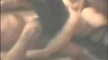 Ménage Caseiro com Dupla Penetração e Engolindo Porra