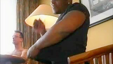 Loira MILF Safada em Suruba Interracial com Gozada na Boca