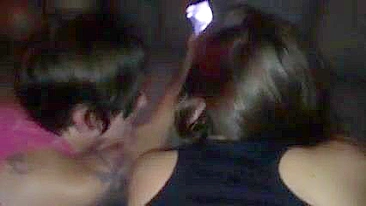 Suruba Bi Amadora com Dedada Divertida