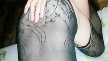 Vadia MILF Gordinha em Sexo a Três com Meias e Spitroast