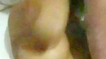 Esposa Asiática Corno Leva Gozadas no Rosto em Sexo Swingueiro Grupal