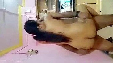 Amadora Indiana em Suruba com Peitos Grandes e Tetas