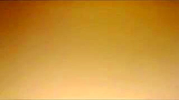 Escrava Asiática Gordinha em Experiência Suprema de Sexo Grupal