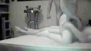 MILF Casada Leva Gangbang Caseiro em Ménage Safado