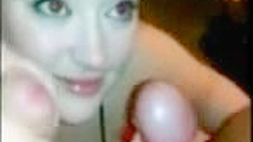 Puta Amadora Leva Duas Gozadas no Rosto em Ménage Caseiro