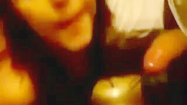 Morena Universitária em Gangbang Forte em Ménage Caseiro