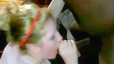 Garota da Facul em Ménage Interracial com Paus Pretos Grandes