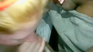 Garota da Facul em Ménage Interracial com Paus Pretos Grandes