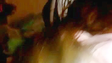 Swingueiros Interraciais: Esposa Ganha Dupla Gozada no Rosto em Ménage Caseiro