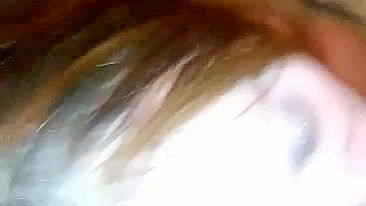 Swingueiros Interraciais: Esposa Ganha Dupla Gozada no Rosto em Ménage Caseiro