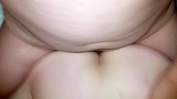 Gangbang Asiática Swinger em Trio Caseiro com Garganta Profunda e Espeto