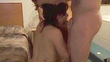 MILF Casada em Ménage Gangbang Amador Caseiro