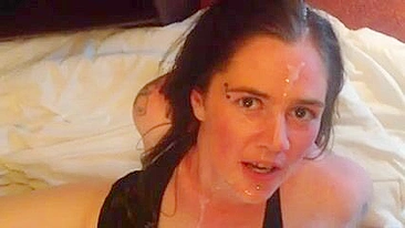 MILF Swinger Casada em Ménage Caseiro com Gozadas e Faciais em Grupo