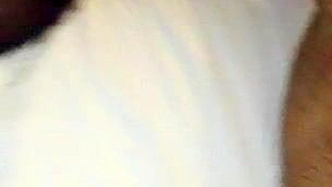 Morena Amadora Leva Dupla Penetração em Ménage no Hotel