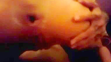 Loirinhas Universitárias de Peitos Pequenos Levam Pauzão em Trio Amador