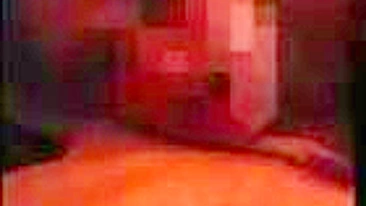 Loira Swingueira em Gangbang Anal Threesome Caseiro com Gozada na Boca