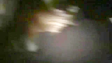 MILF Casada Engolindo Porra em Trio Gangbang