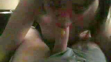 Asiática Amadora Arrombada em Ménage Gangbang Caseiro