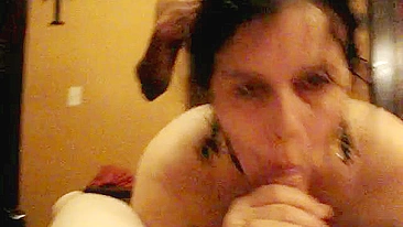 MILF Espetada por Pau Preto Grande em Ménage Interracial