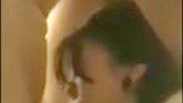 Ménage Bissexual de Universitárias - Vídeo Caseiro de Sexo em Grupo