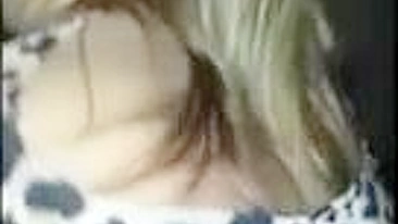 MILF Peituda Swingueira Gangbanged em Pornô Amador Caseiro