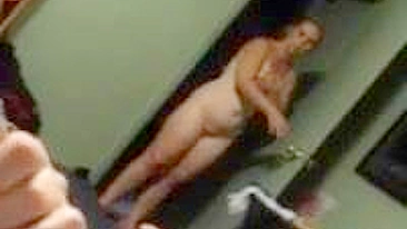 MILF Casada Divide Marido com Amigo em Ménage Amador