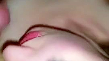 Esposa em Suruba Eletrizante - Gozando Juntos com Dois Amantes