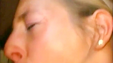 Esposa swinger interracial leva dupla gozada na cara de pau preto e namorado