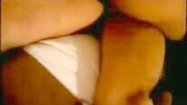 MILF Casada Arrombada em Gangbang Caseiro Amador de Swing