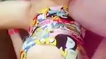 Esposa Pega Dois em Ménage Amador com MILF Morena e Marido Corno