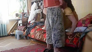 Gangbang na Vizinhança com Câmera Escondida e Ménage com MILF Caseira