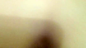 MILF Swinger Casada em Trio Caseiro com Esposa Morena e Amigo