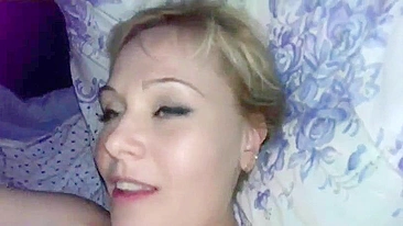 Loira Esposa em Trio Caseiro Quente com Corno e Swing