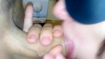 MILF Russa Engasga com Porra do Marido em Boquete Corno Amador