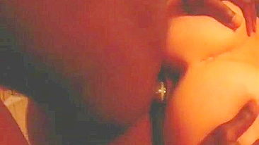 Esposa em Gangbang Interracial com BBCs em Ménage Caseiro