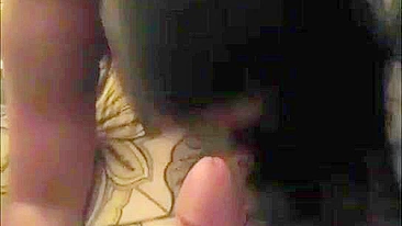 MILF Casada em Ménage Selvagem com Peitões e Marido Corno