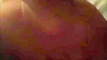 MILF Casada em Ménage Selvagem com Peitões e Marido Corno