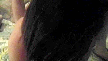 MILF Casada em Ménage Selvagem com Peitões e Marido Corno