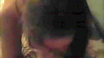 MILF Casada em Ménage Selvagem com Peitões e Marido Corno