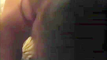 MILF Casada em Ménage Selvagem com Peitões e Marido Corno