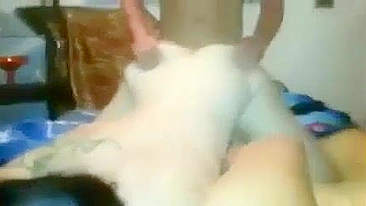 Esposa Bissexual em Ménage com Melhor Amiga e Lambida de Buceta