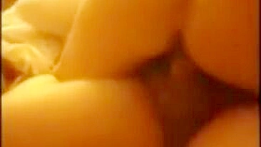 Esposa Swinger Selvagem em Orgia Caseira com Cuckolds e Sexo em Grupo