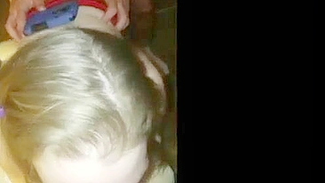 Loira MILF em Primeiro Ménage com Marido Corno e Swingueiros Safados