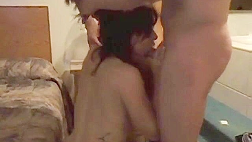 Esposa Insaciável em Ménage com Duas Picas e Marido Filmando