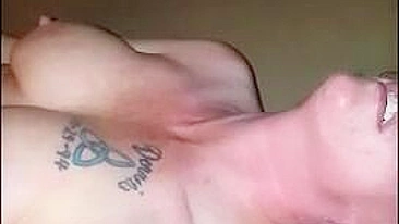 Esposa Safada em Orgia com Marido Cuckold Filmando