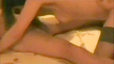 MILF Morena Amadora em Suruba de Meia-Calça e Meias