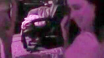 Esposa Amadora em Gangbang com Dois Machos Caseiro