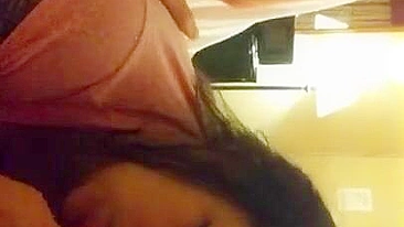 MILF Gordinha em Trio Caseiro com Dois Machos