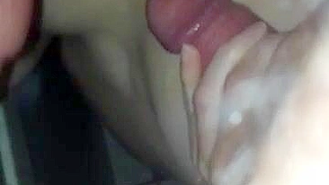 MILF Safada Adora Dois Paus em Ménage Amador